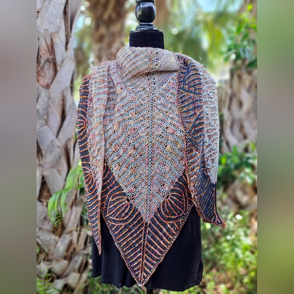 Hand Crafted OOAK Avantgarde Contemporary Reversible Knit Shawl Orange Pink - Picture 7 of 16